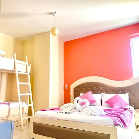 Garden Hotel 3*