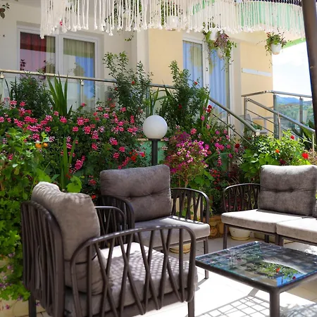 Garden 3*