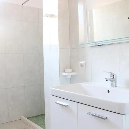 Hotell Garden Radhimë